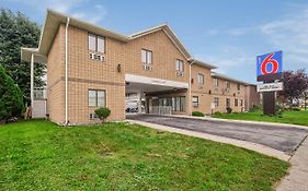 Motel 6-Windsor, On